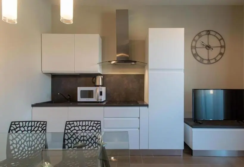 سوییت اجرایی, Atmosfera Apartments & Suites