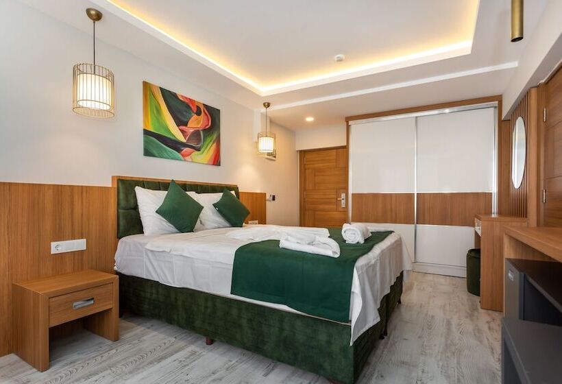 家庭间, Mogons Exclusive