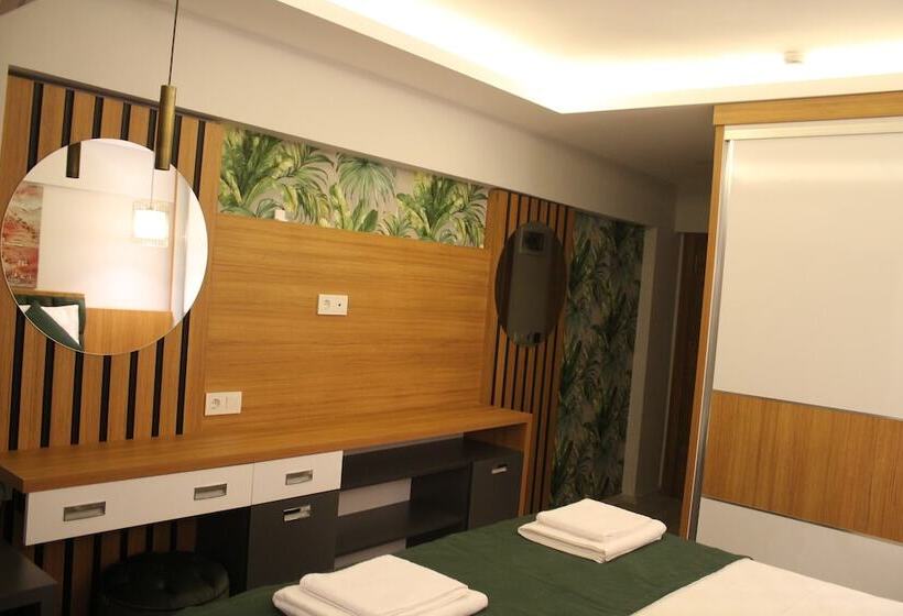 家庭间, Mogons Exclusive