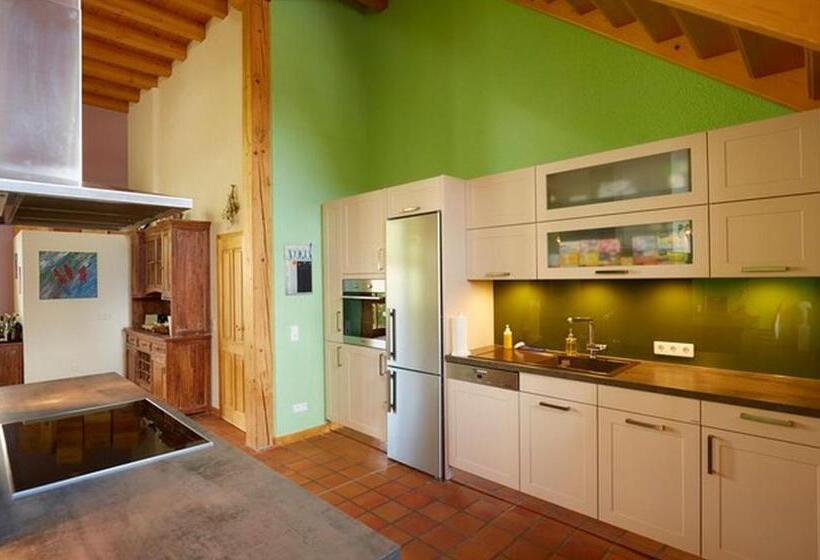 شقة غرفتين, Villa Grenzenlos