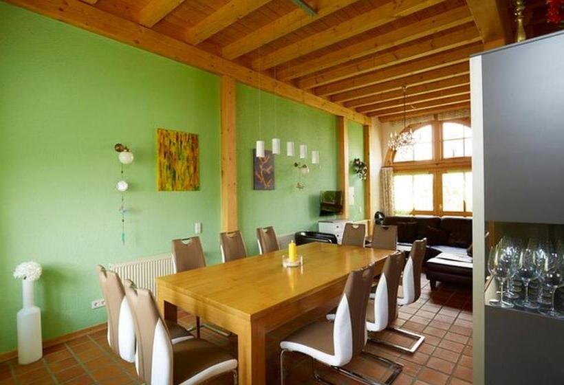 شقة غرفتين, Villa Grenzenlos