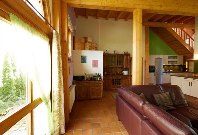 شقة غرفتين, Villa Grenzenlos