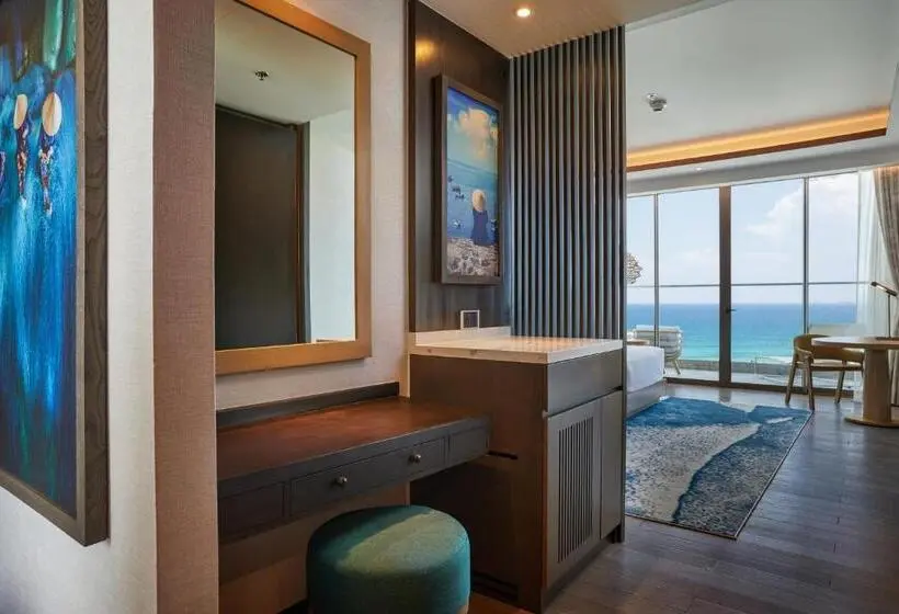 اتاق لوکس با چشمانداز دریا, Radisson Blu Resort Cam Ranh