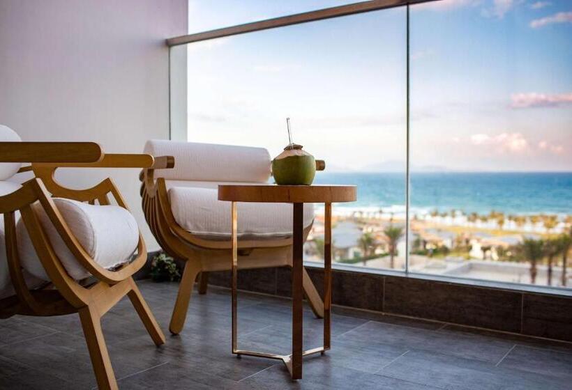 اتاق لوکس با چشمانداز دریا, Radisson Blu Resort Cam Ranh