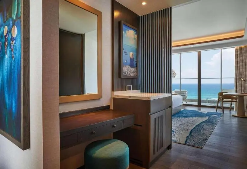 اتاق لوکس با چشمانداز دریا, Radisson Blu Resort Cam Ranh