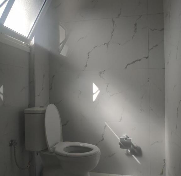 Camera Familiare Deluxe, Rest Hour