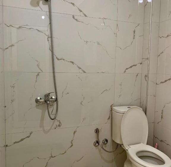 Camera Deluxe, Rest Hour