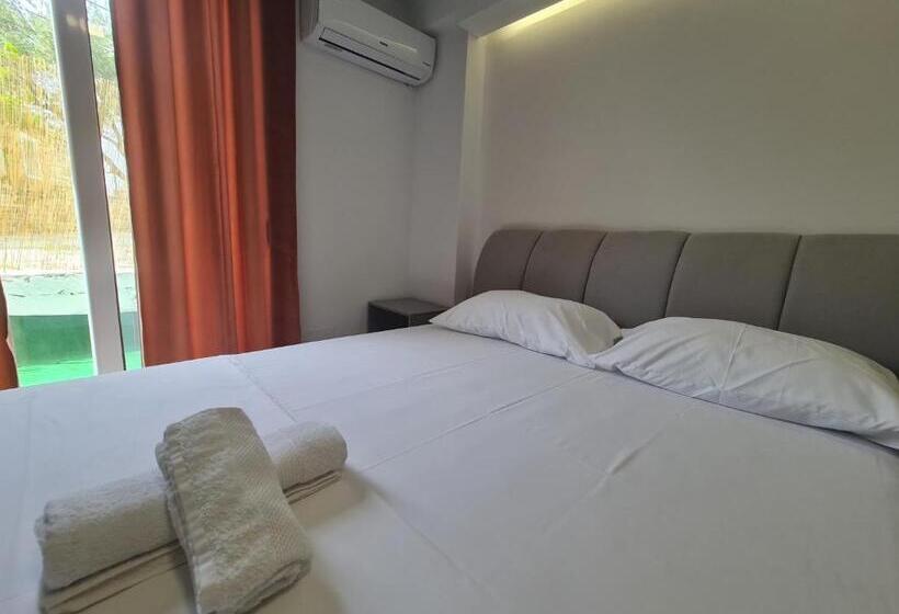 Suite Familiare, Rest Hour