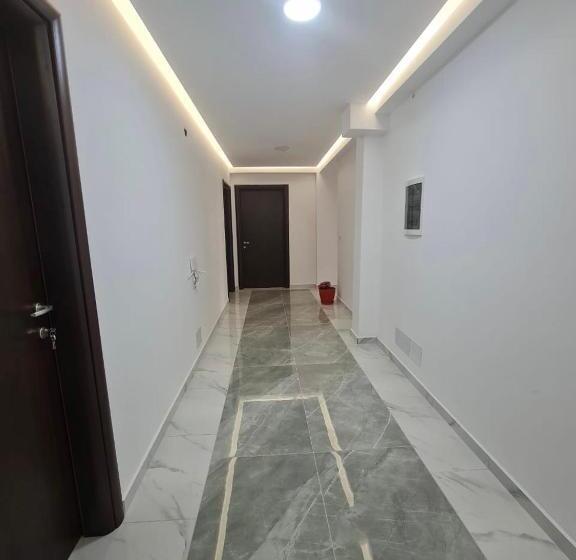 Suite Familiare, Rest Hour