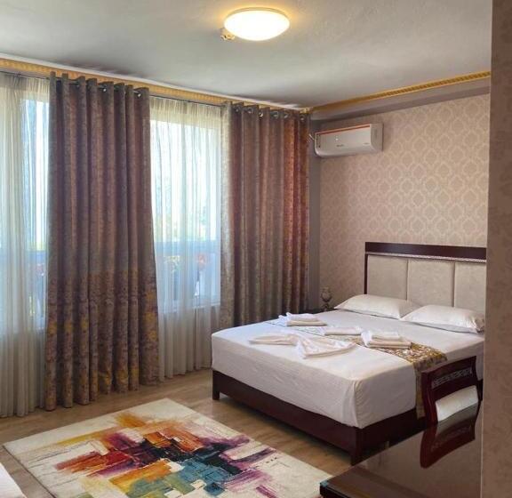 חדר סטנדרט לשלושה, British Hotel Pogradec