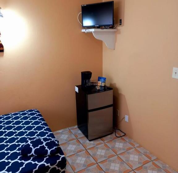 اتاق لوکس, Beverley's Guest House, Nevis