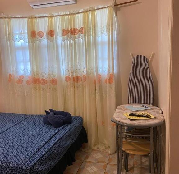 Chambre Deluxe, Beverley's Guest House, Nevis