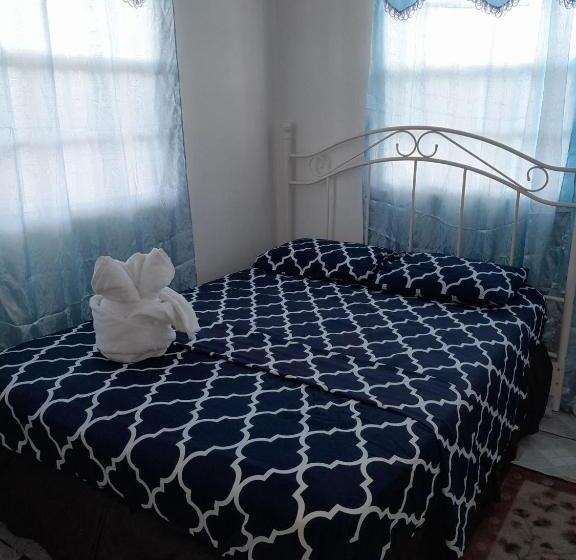 اتاق لوکس, Beverley's Guest House, Nevis