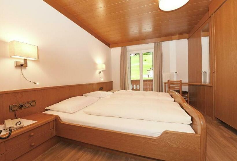 اتاق عادی, Garni Vanadis