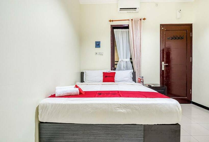 标准间, Reddoorz Syariah @ Ketintang Surabaya