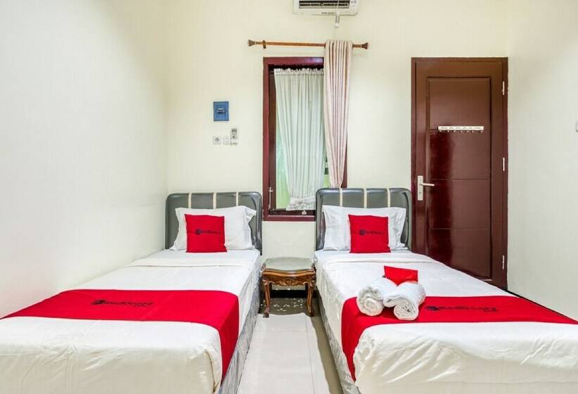 标准间, Reddoorz Syariah @ Ketintang Surabaya