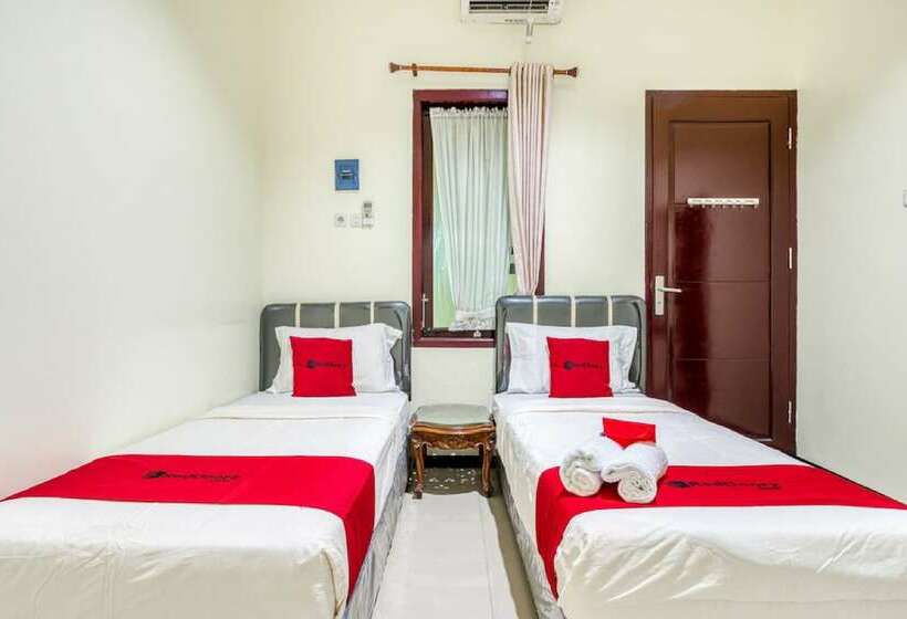 标准间, Reddoorz Syariah @ Ketintang Surabaya