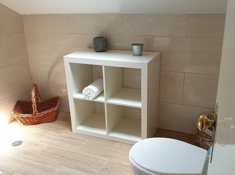 اتاق اکونومی, Solar Transmontano