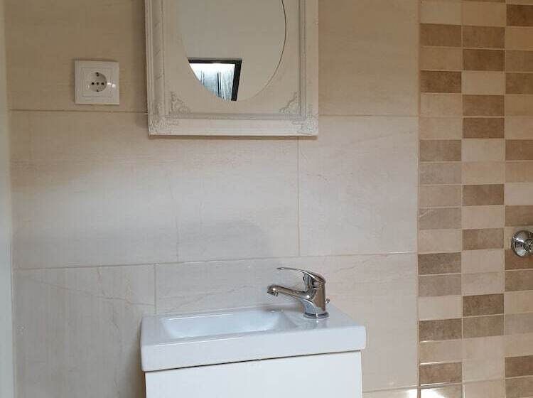 Quarto Economy, Solar Transmontano