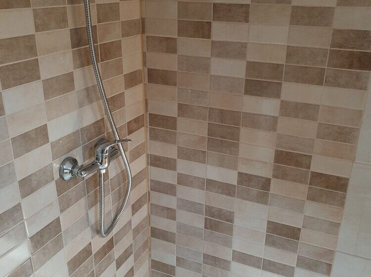 اتاق اکونومی, Solar Transmontano