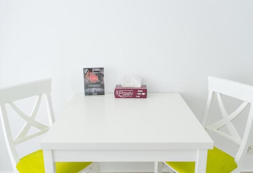 스탠다드 스튜디오, Zip Apartments