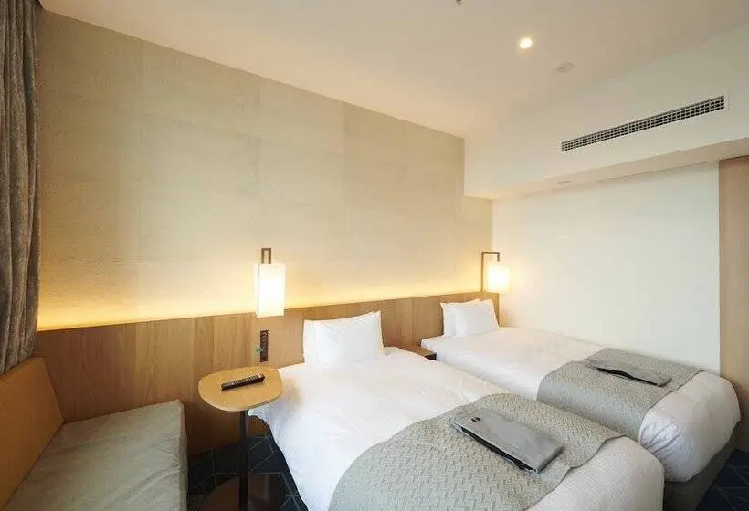 Standard-huone, Clad