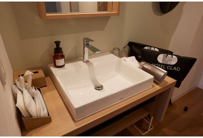 스탠다드 트리플 룸, Clad