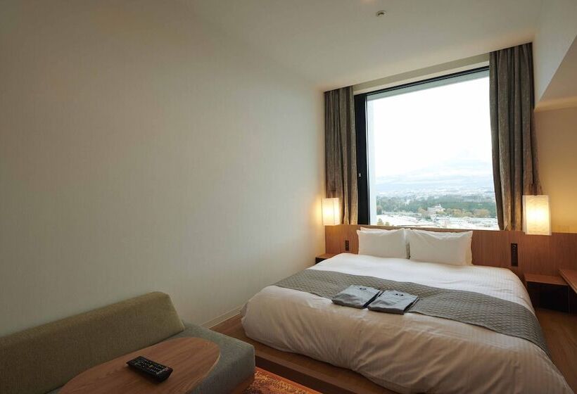 스탠다드 룸 산 전망, Clad