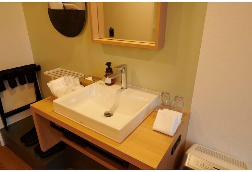 스탠다드 룸 산 전망, Clad