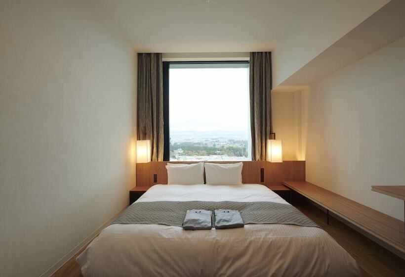 스탠다드 룸 산 전망, Clad