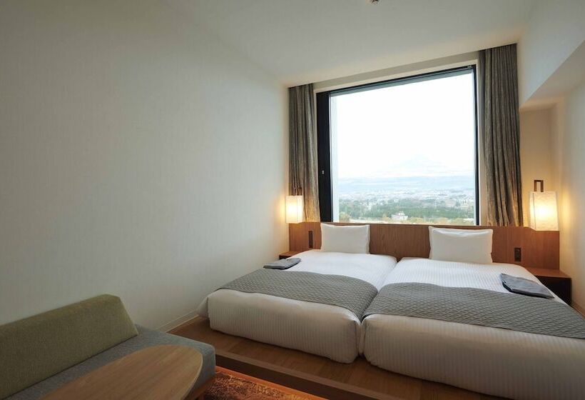 스탠다드 트리플 룸, Clad