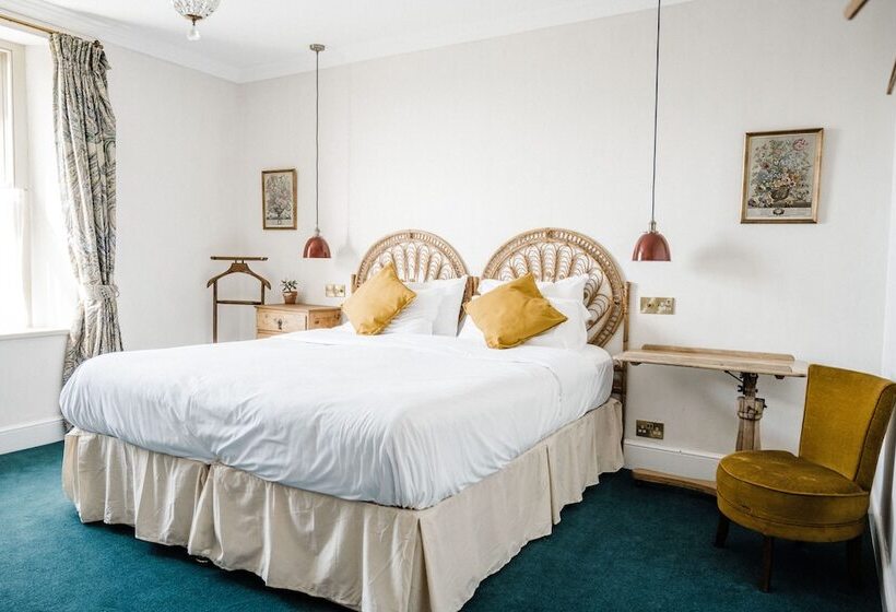 豪华房间, The Crooked Swan