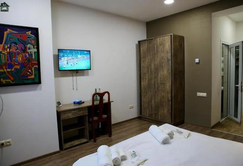 اتاق استاندارد با تخت بزرگ, Gyurji Home   Guest House In Gyumri