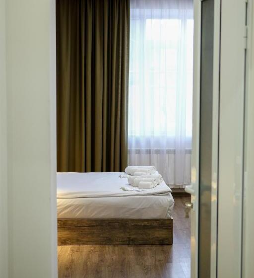 اتاق استاندارد با تخت بزرگ, Gyurji Home   Guest House In Gyumri