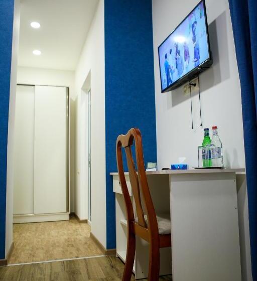 اتاق لوکس با تخت بزرگ, Gyurji Home   Guest House In Gyumri