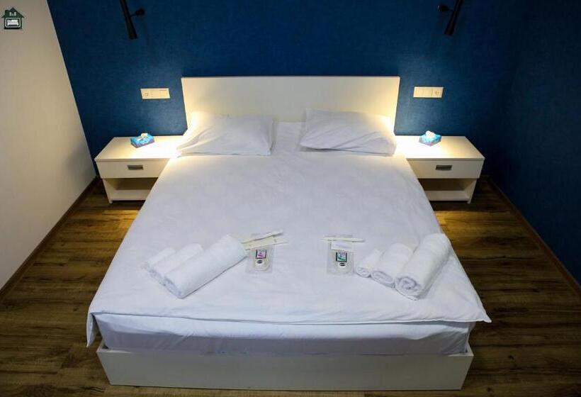 اتاق لوکس با تخت بزرگ, Gyurji Home   Guest House In Gyumri