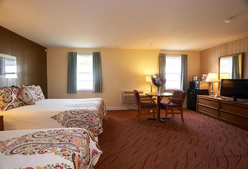 Номер Deluxe, Clinton Motel