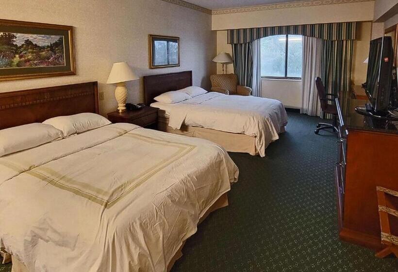 חדר סטנדרט שתי מיטות זוגיות, Radisson Hotel Cedar Rapids