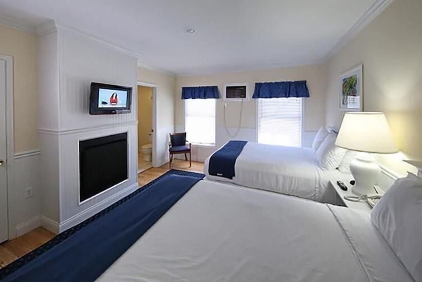 غرفة قياسية, Colonial Inn Harbor Springs