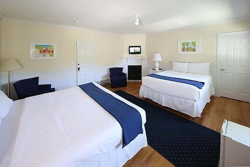 غرفة قياسية, Colonial Inn Harbor Springs