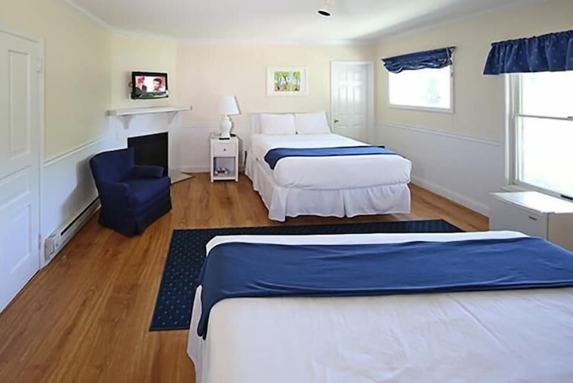 غرفة قياسية, Colonial Inn Harbor Springs