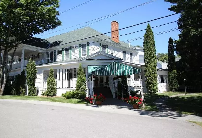スーペリアールーム, Colonial Inn Harbor Springs