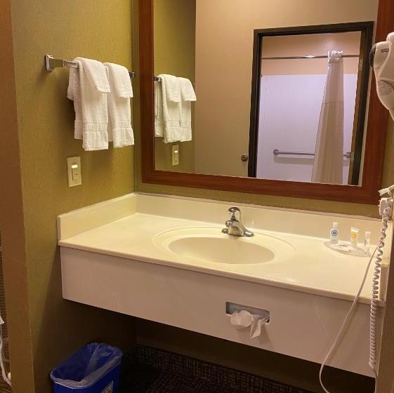 Номер Стандарт 2 Двуспальные Кровати, Comfort Inn Marina On The Monterey Bay