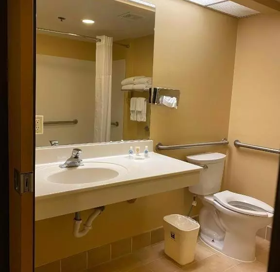سوئیت با تخت بزرگ, Comfort Inn Marina On The Monterey Bay