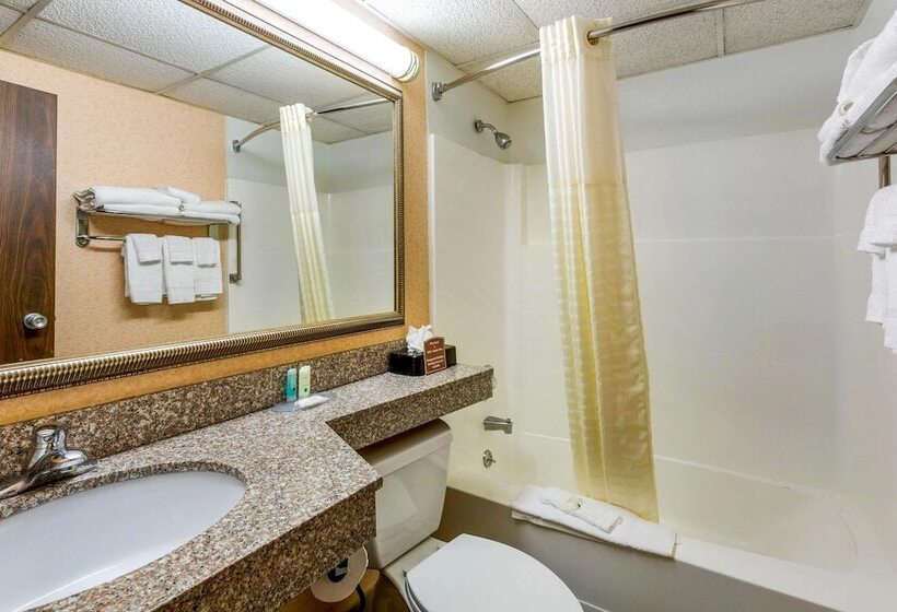 Номер Стандарт 2 Двуспальные Кровати, Quality Inn Old Saybrook  Westbrook