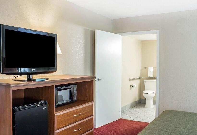 Номер Стандарт 2 Двуспальные Кровати, Quality Inn Selma   Smithfield