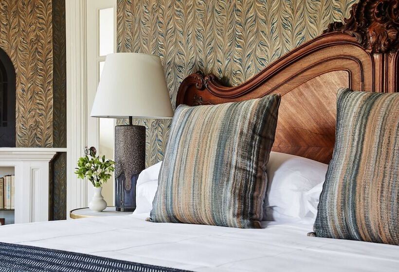 جناح, The Cliffside Inn