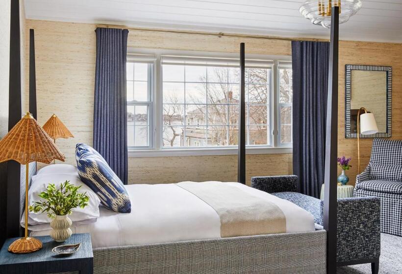 جناح, The Cliffside Inn