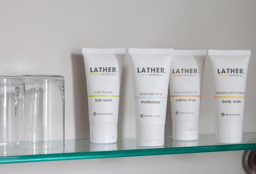 جناح سرير كينج, The Cliffside Inn