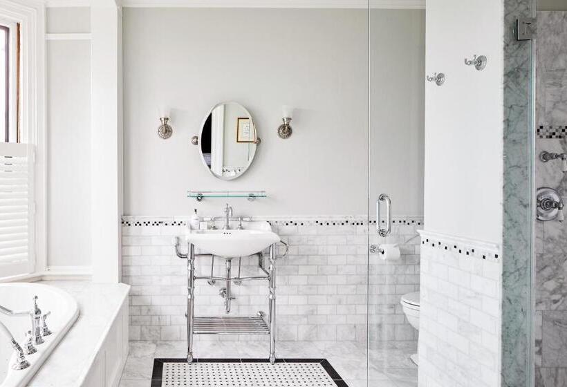 غرفة قياسية, The Cliffside Inn